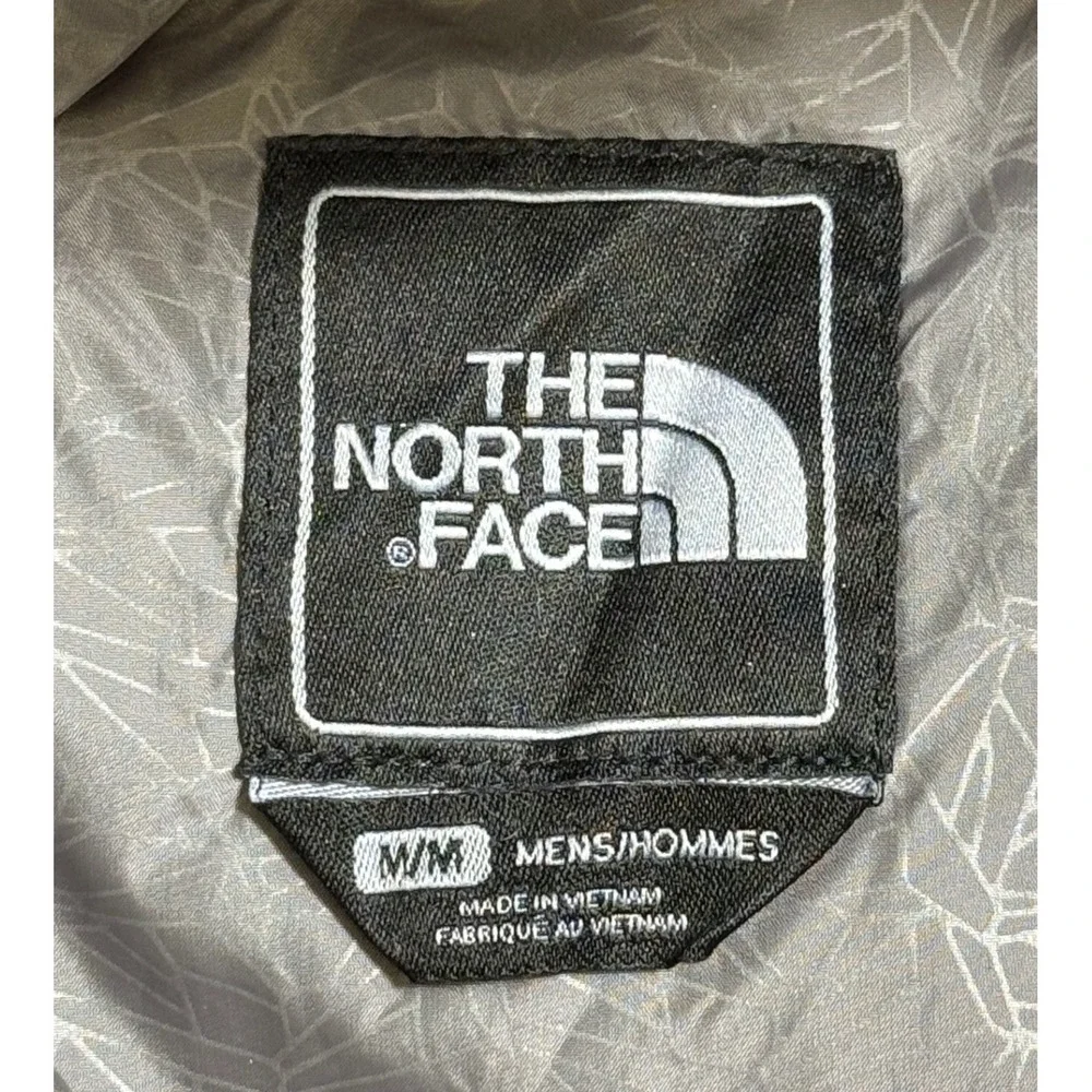 The North Face Mens HyVent Hooded Rain Jacket Green Medium Waterproof Shell In 1